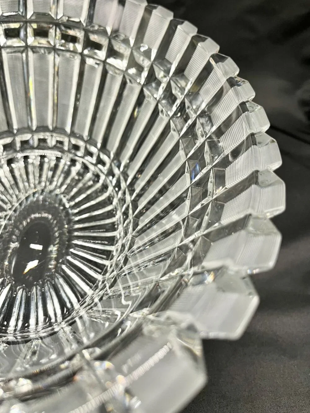 Stunning Vtg American Cut Crystal (ACC) Hand-Cut Lead Crystal Centerpiece Bowk